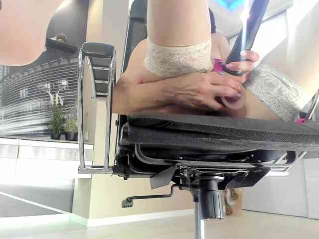 firstMaja Sex Cam Show