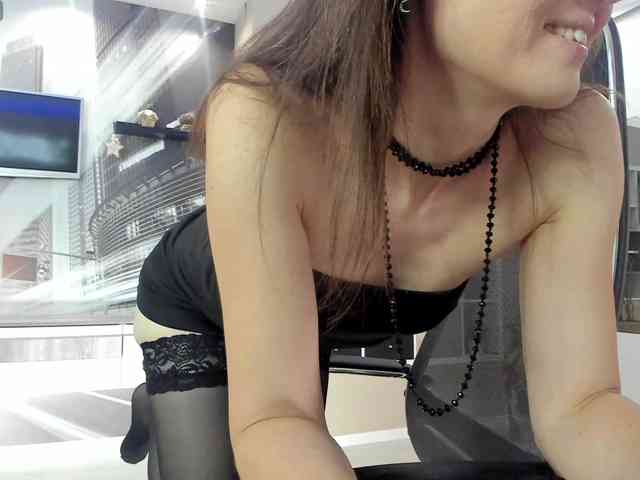 firstMaja Sex Cam Show
