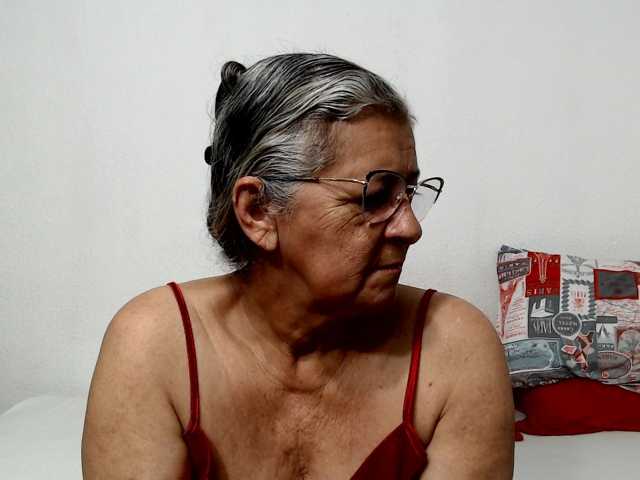 candy-mature live cam on BongaCams