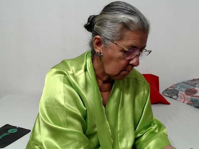 candy-mature live cam on BongaCams
