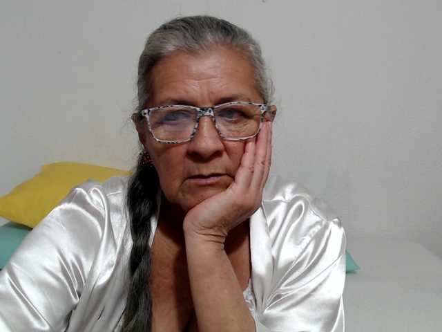 candy-mature live cam on BongaCams