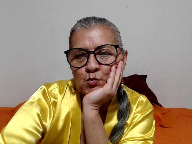 candy-mature live cam on BongaCams