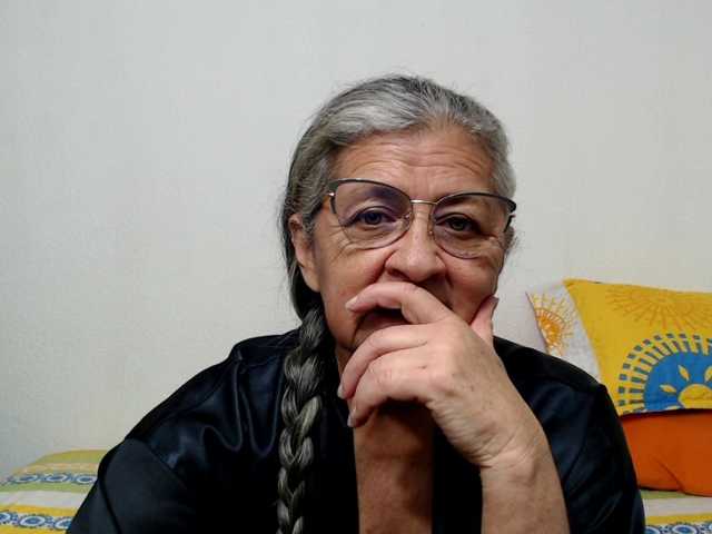 candy-mature, en directo ahora en BongaCams