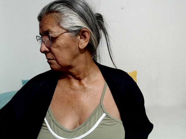 candy-mature live cam on BongaCams