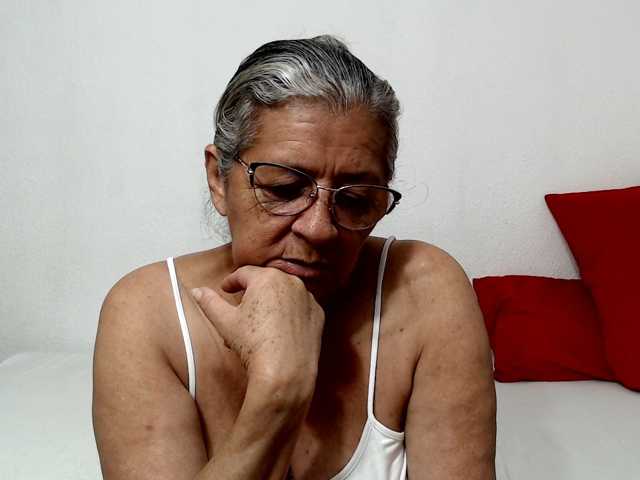 candy-mature live cam on BongaCams