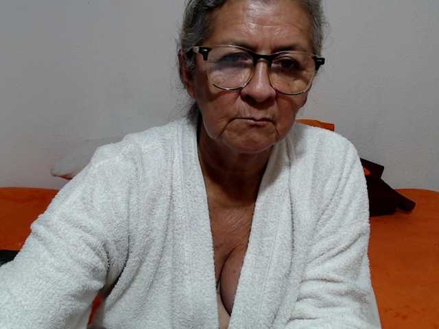 candy-mature live cam on BongaCams