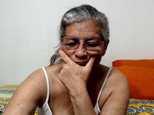 candy-mature live cam on BongaCams