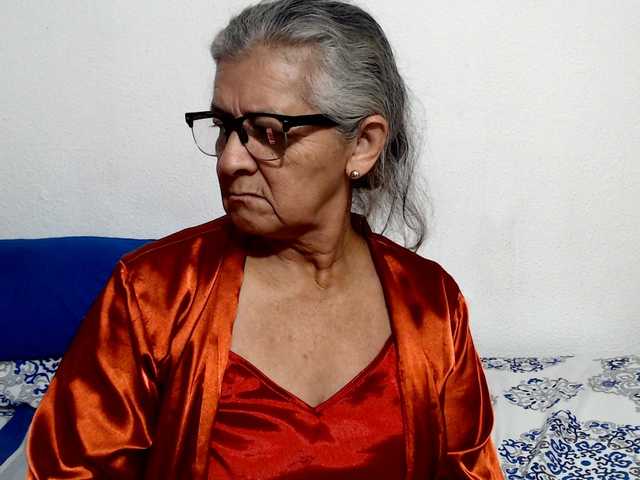 candy-mature live cam on BongaCams