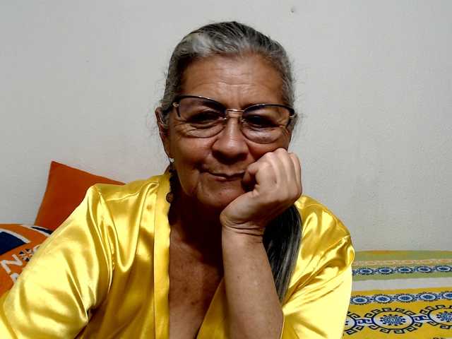 candy-mature live cam on BongaCams