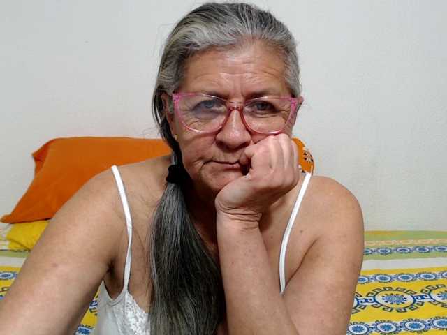 candy-mature live cam on BongaCams