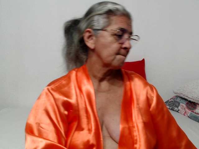 Candy-mature live cam