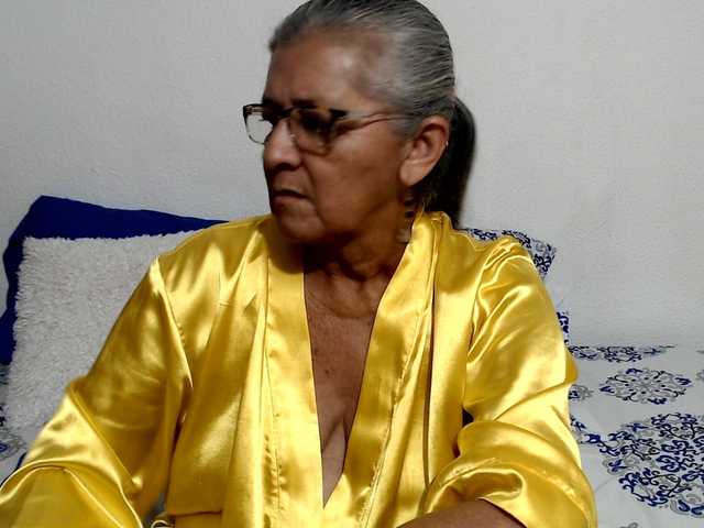 candy-mature live cam on BongaCams