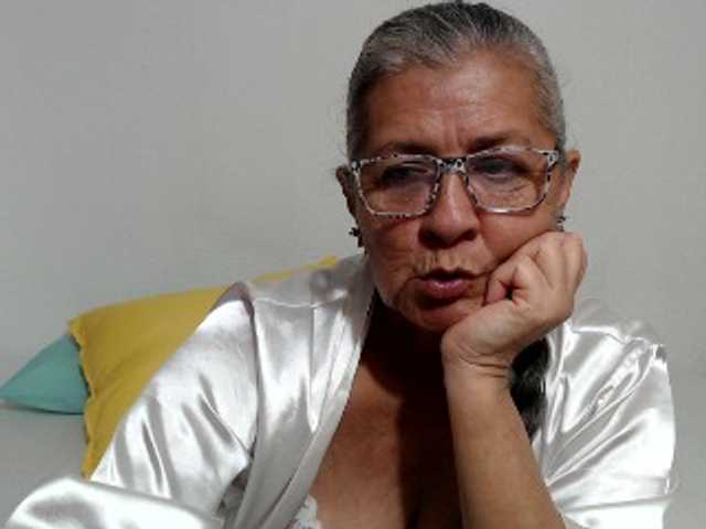 candy-mature live cam on BongaCams