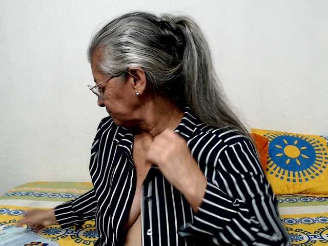 candy-mature live cam on BongaCams