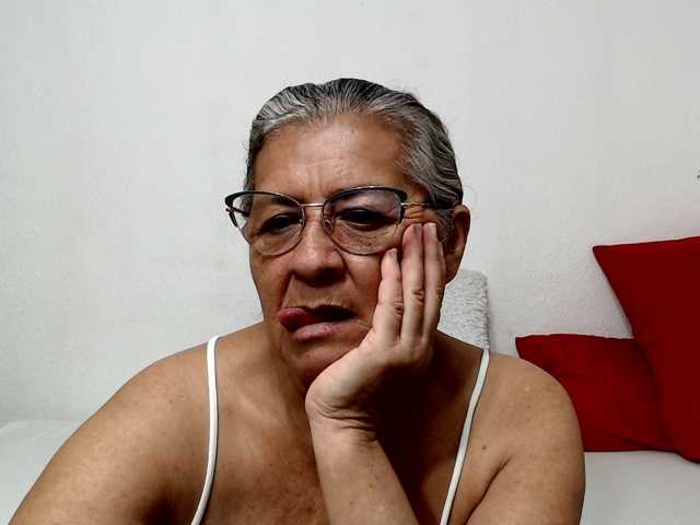 candy-mature live cam on BongaCams