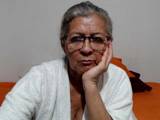 candy-mature live cam on BongaCams