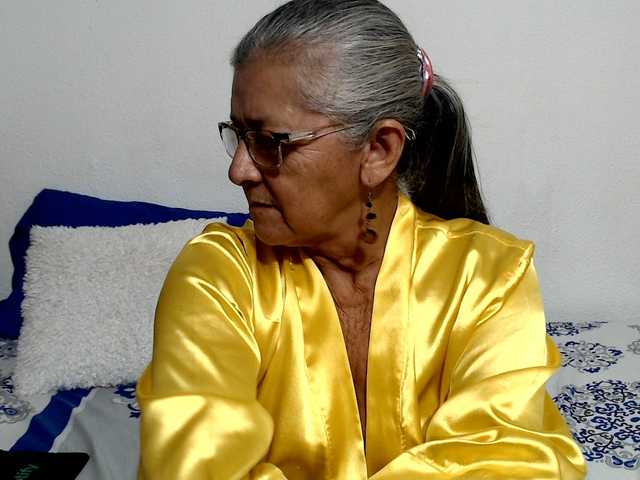 candy-mature live cam on BongaCams