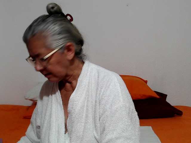 candy-mature live cam on BongaCams