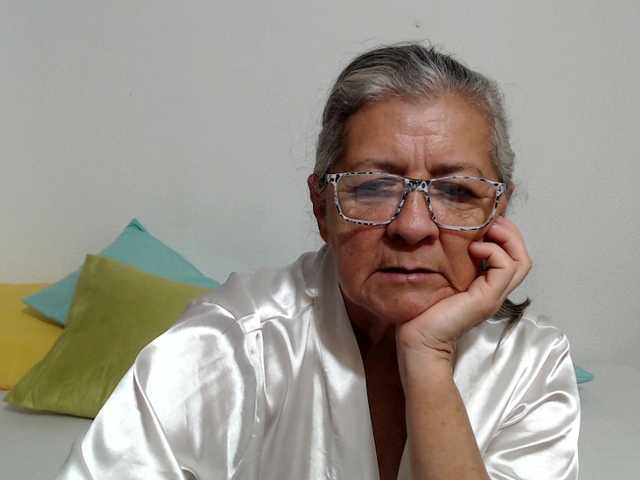 candy-mature live cam on BongaCams
