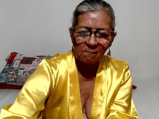 candy-mature live cam on BongaCams