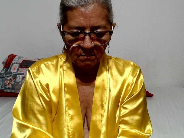 candy-mature live cam on BongaCams
