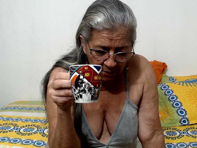 candy-mature