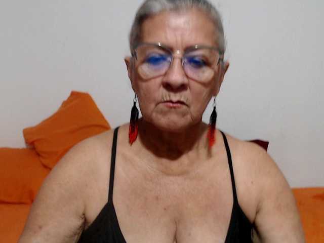candy-mature live cam on BongaCams
