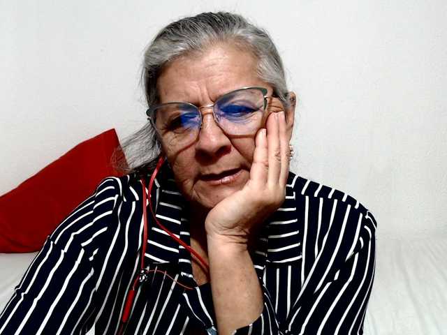 candy-mature live cam on BongaCams