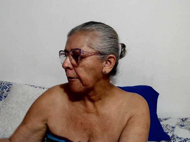 candy-mature live cam on BongaCams