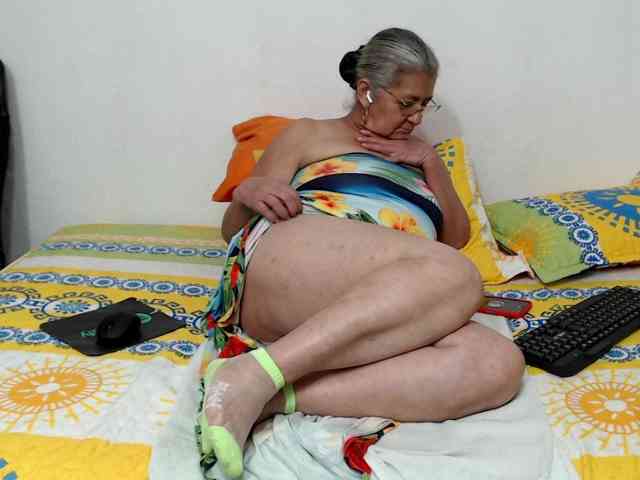 candy-mature