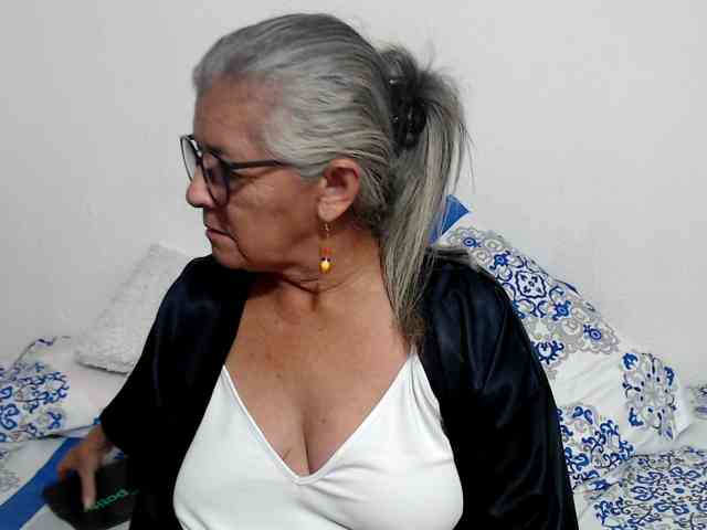 candy-mature candy-mature