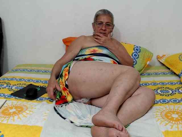 candy-mature