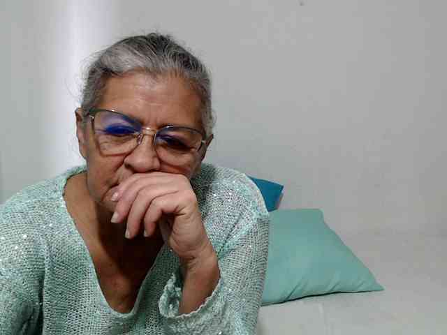 candy-mature's live room