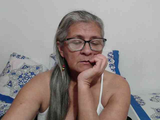 candy-mature