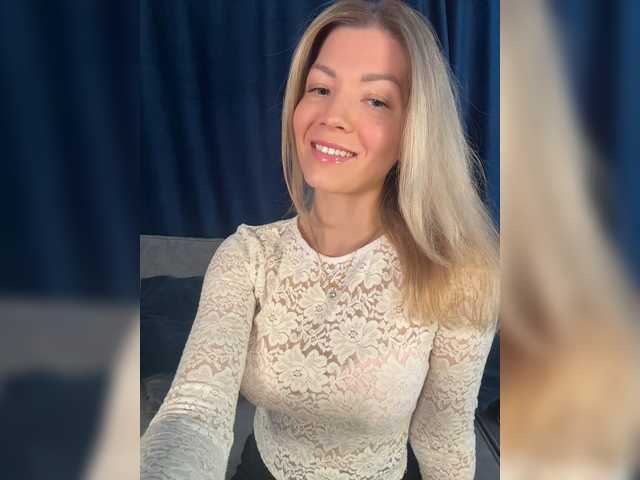 JuliaCute live cam on BongaCams