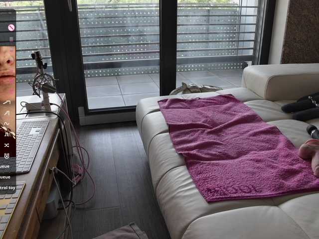 lolietta333 live cam on BongaCams