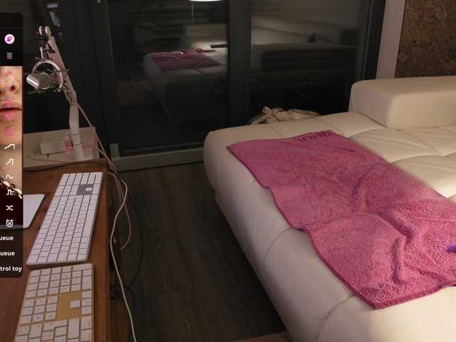 lolietta333 live cam on BongaCams