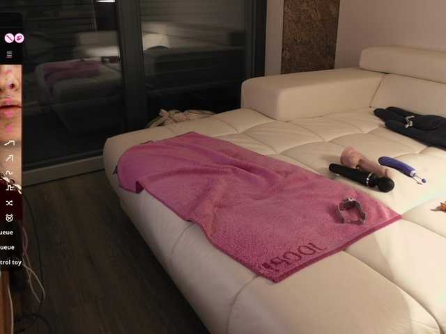 lolietta333 live cam on BongaCams