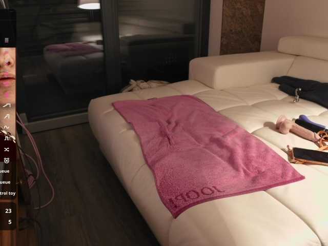 lolietta333 live cam on BongaCams