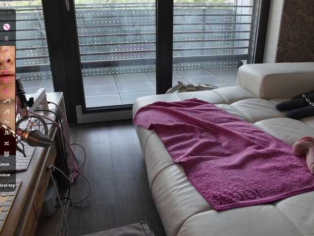 lolietta333 live cam on BongaCams