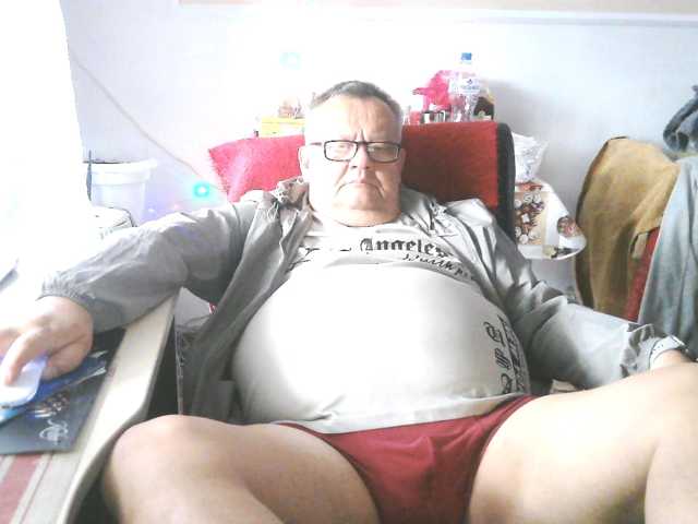 leo2008842