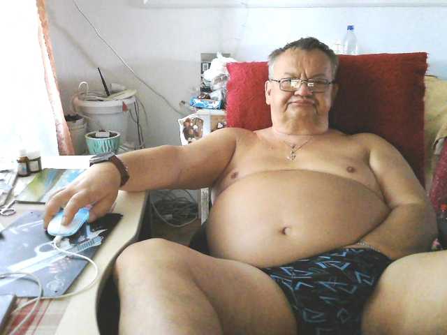 Leo2008842
