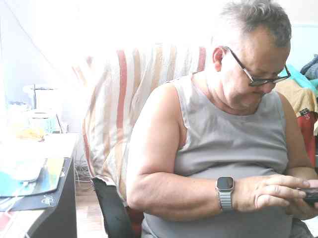leo2008842