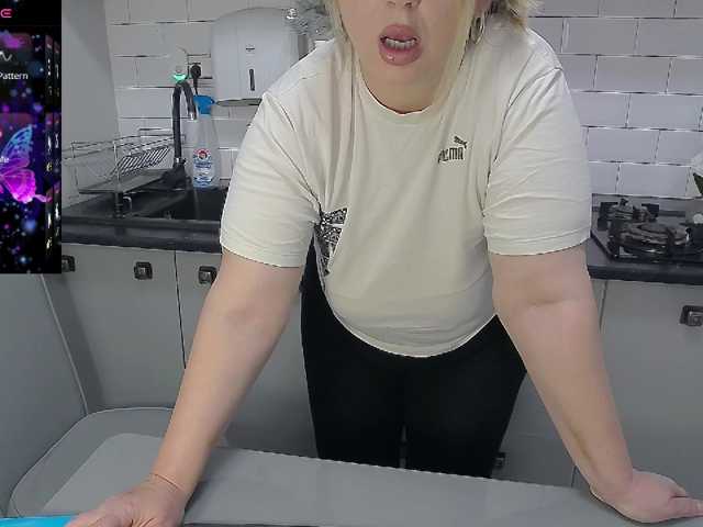 EllaSwan live cam preview