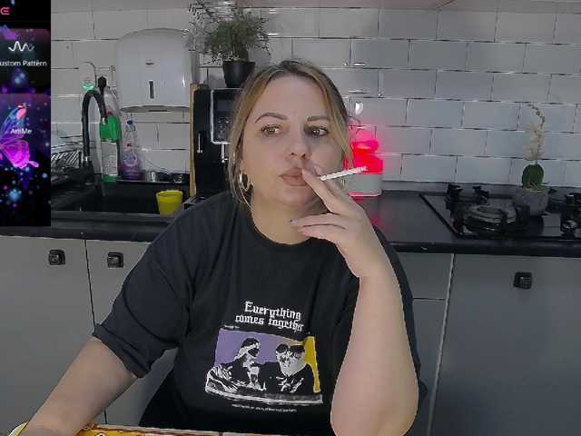 EllaSwan live cam preview