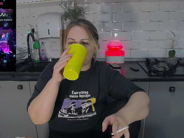 EllaSwan live cam preview