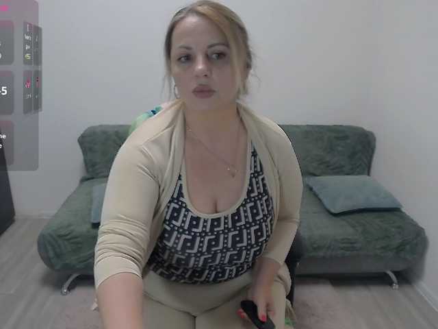 EllaSwan — live female cam