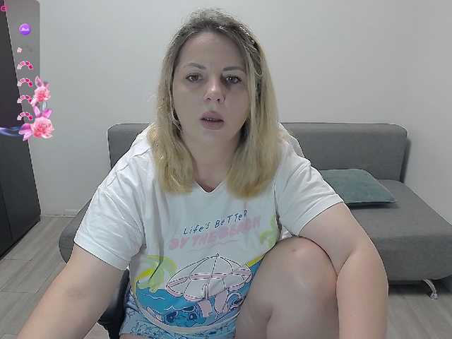 EllaSwan live webcam show