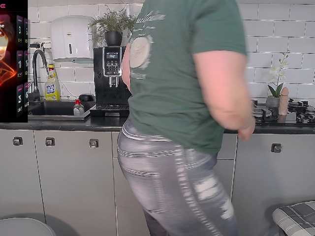 EllaSwan's BongaCams show and profile