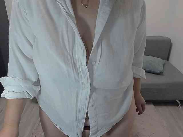 EllaSwan webcam